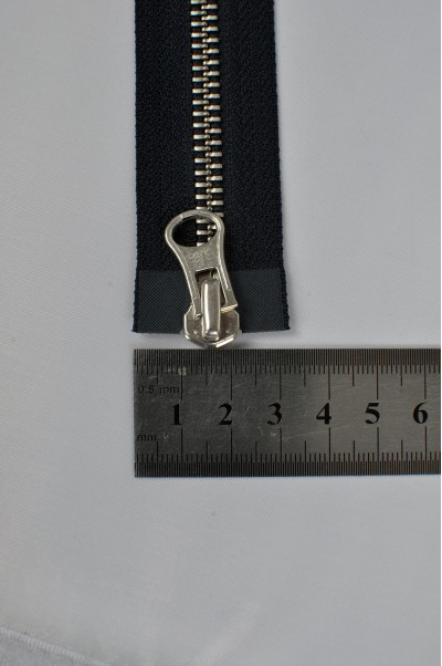 ZIP073  3號拉鏈 雙頭上下拉拉鏈  白銅牙拉鏈款式  開尾拉鏈  不設單獨拉鍊訂購 側面照